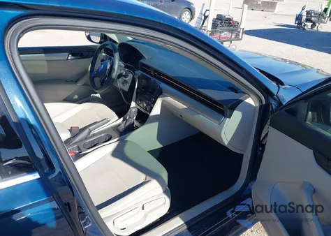 2022 Volkswagen Passat 2.0T Se z USA, uszkodzony, nr VIN 1VWSA7A32NC001886